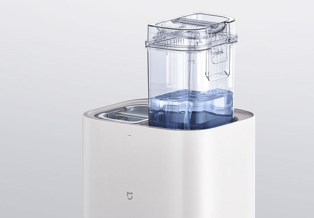 Для промывки моющих щёток Xiaomi Mijia Omni Robot Vacuum-Mop B101CN в базу установлены два бака. Первый бак для чистой воды (2.5 литра)