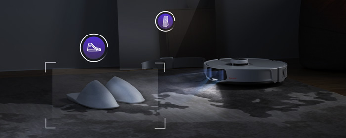 Roborock S8 MaxV Ultra  with Refill & Drainage System включил вспышку, и распознал тапочки и напольное зеркало в темноте